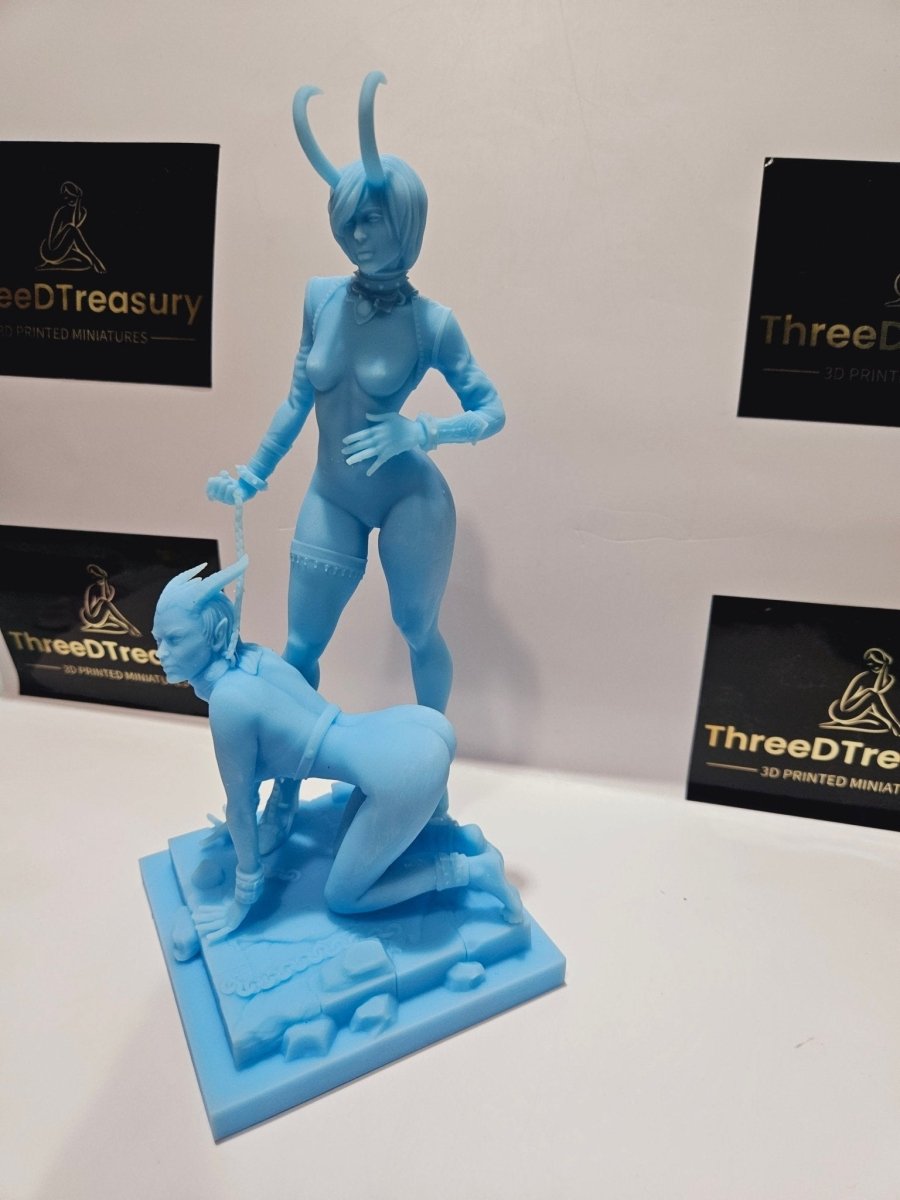 Rhoda, a demoness dominatrix ADULT Resin miniature FanArt by Torrida Figurines